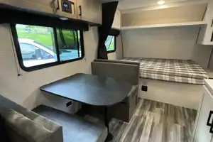 AHORITA Jayco 2025 Flight SLX Travel Trailer