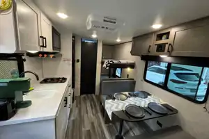 AHORITA Jayco 2025 Flight SLX Travel Trailer