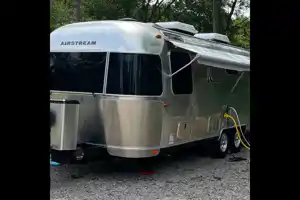 V’s RV Classic Silver Bullet