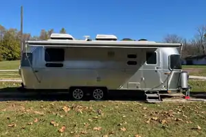 V’s RV Classic Silver Bullet