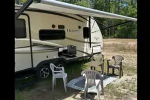 Coachmen Freedom express Travel Trailer
