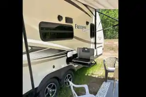 Coachmen Freedom express Travel Trailer