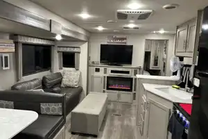 Fully loaded cozy luxurious Catalina travel trailer