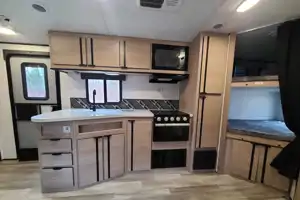 Fred's  Cruiser Radiance 25BH Travel Trailer