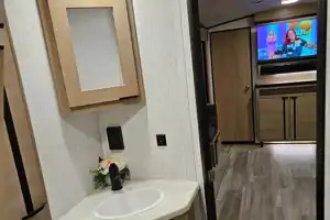 Fred's  Cruiser Radiance 25BH Travel Trailer