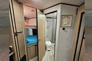 Fred's  Cruiser Radiance 25BH Travel Trailer