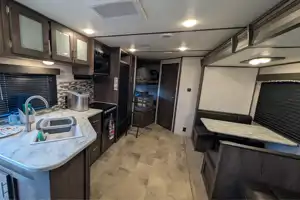 Dogwood - Coleman Lantern 262BH - Sleeps 8