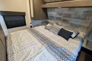 Dogwood - Coleman Lantern 262BH - Sleeps 8