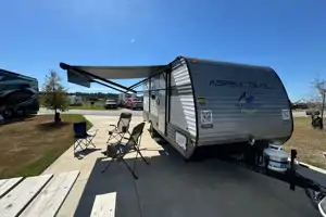 The Cozy Cabin Cruiser (0000)
