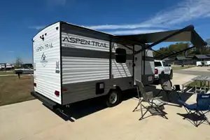 The Cozy Cabin Cruiser (0000)