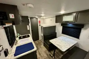 The Cozy Cabin Cruiser (0000)