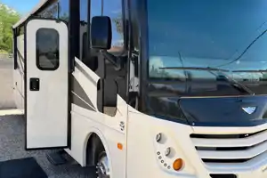 Robert's Fleetwood Flair 29M Class A