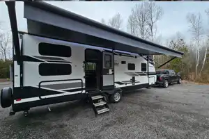  Grand Design Imagine 2400BH Travel Trailer