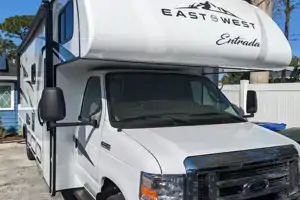 Tim and Cindy's 2023 East2West Entrada 2900DS Class C