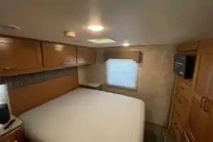 Winnebago Minnie Winnie bunk house 31G Class C