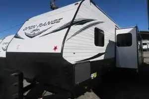 Spacious Travel Trailer Perfect for Fun-Filled Family Getaways - 2 Bedroom Trailer Sleeps 8