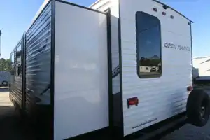 Spacious Travel Trailer Perfect for Fun-Filled Family Getaways - 2 Bedroom Trailer Sleeps 8
