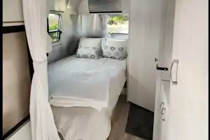 Airstream Bambi 19