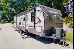 Hideaway RV rentals Pet friendly 2 bedroom spacious Hideout