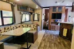 Hideaway RV rentals Pet friendly 2 bedroom spacious Hideout