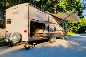 Hideaway RV rentals Pet friendly 2 bedroom spacious Hideout