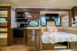 ACE THOR SLEEPS 6