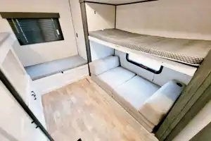 Z RV Adventures "MOON"