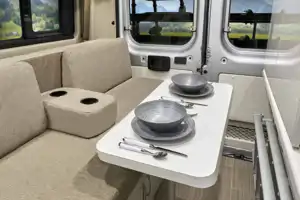 2022 Thor RIZE 18T 4 seats, 4 sleeps