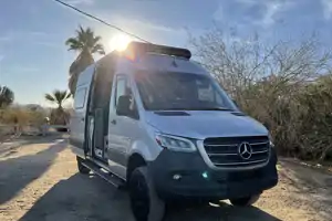 Unleash Your Inner Adventurer with Van Gogh: The Ultimate 4x4 Winnebago Revel Glampervan Experience!