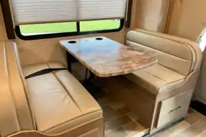 Thor Motor Coach Magnitude BH31 Class C