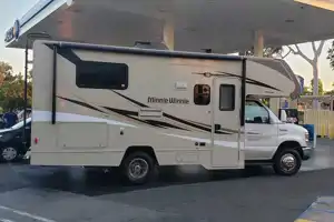 Arie's Winnebago Minnie Winnie 22 Ft Class C