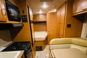 Arie's Winnebago Minnie Winnie 22 Ft Class C