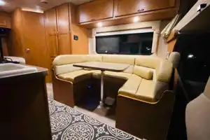 Arie's Winnebago Minnie Winnie 22 Ft Class C