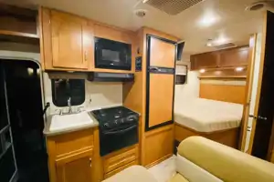 Arie's Winnebago Minnie Winnie 22 Ft Class C
