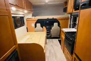 Arie's Winnebago Minnie Winnie 22 Ft Class C