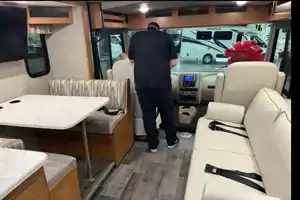 Gus the Bus-Winnebago Vista-KING bedroom, Bunk Beds and Queen Loft *ONBOARD WIFI*