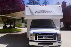 SUNSEEKER 25Ft. w/ 3 Slides - Rusty's RV Adventure