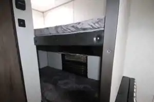 2021 Avenger trailer 16 BH with bunks