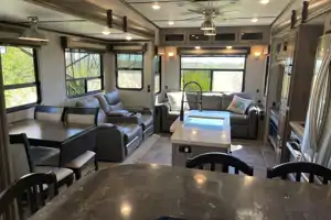 Large Luxury unit with Sports Bar