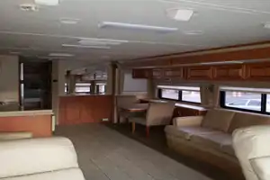 Luxury RV  WILDLIFE RADY 