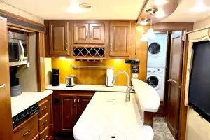 Class A w/ Washer/Dryer Sleeps 4
