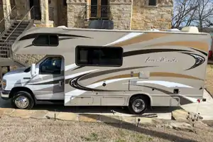Chuck and Tammy’s Four Winds 22E Class C