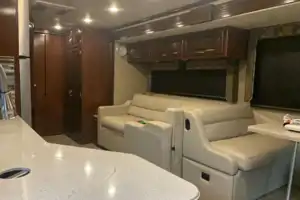 New Luxury 34" Motorhome , Fully Loaded