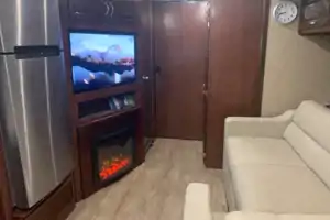 New Luxury 34" Motorhome , Fully Loaded