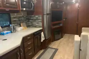 New Luxury 34" Motorhome , Fully Loaded