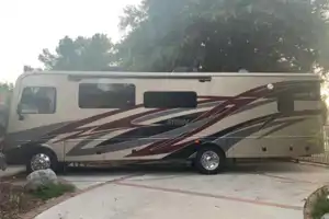 New Luxury 34" Motorhome , Fully Loaded