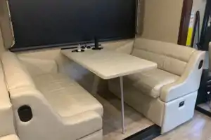 New Luxury 34" Motorhome , Fully Loaded