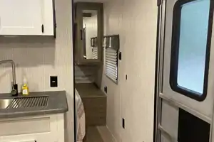 Palomino Puma XLE Lite 25BHSC Travel Trailer Sleeps 8! Has Bunks!