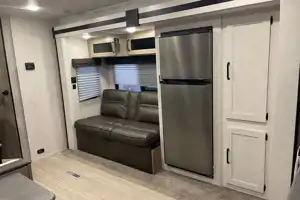 Palomino Puma XLE Lite 25BHSC Travel Trailer Sleeps 8! Has Bunks!