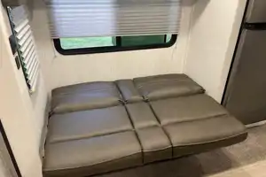Palomino Puma XLE Lite 25BHSC Travel Trailer Sleeps 8! Has Bunks!